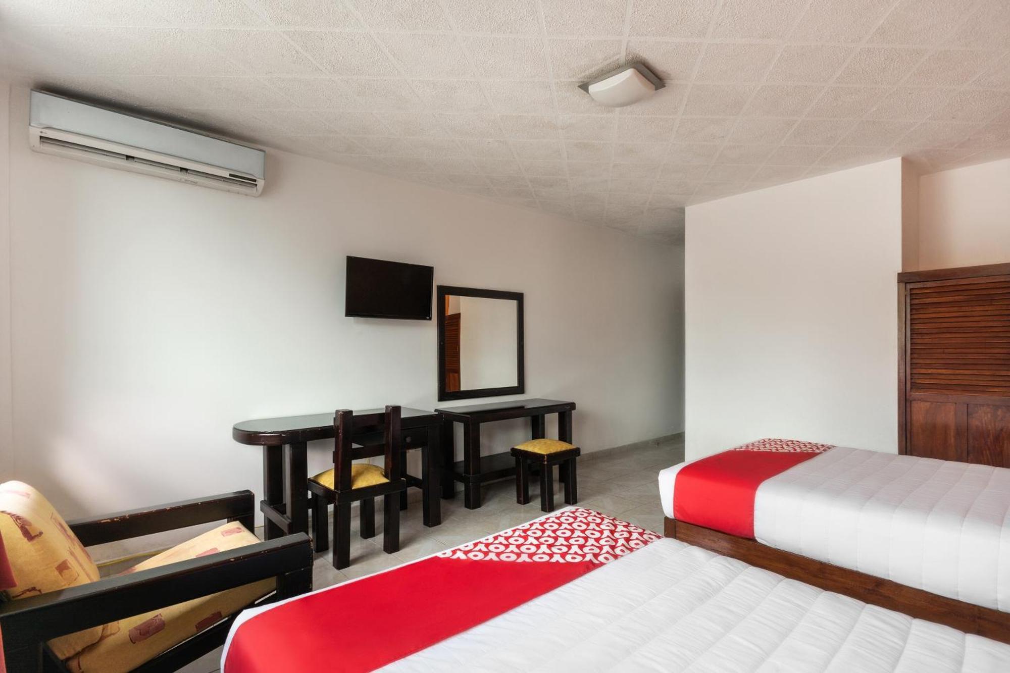 Oyo Hotel Casa Blanca Martinez de la Torre Екстер'єр фото