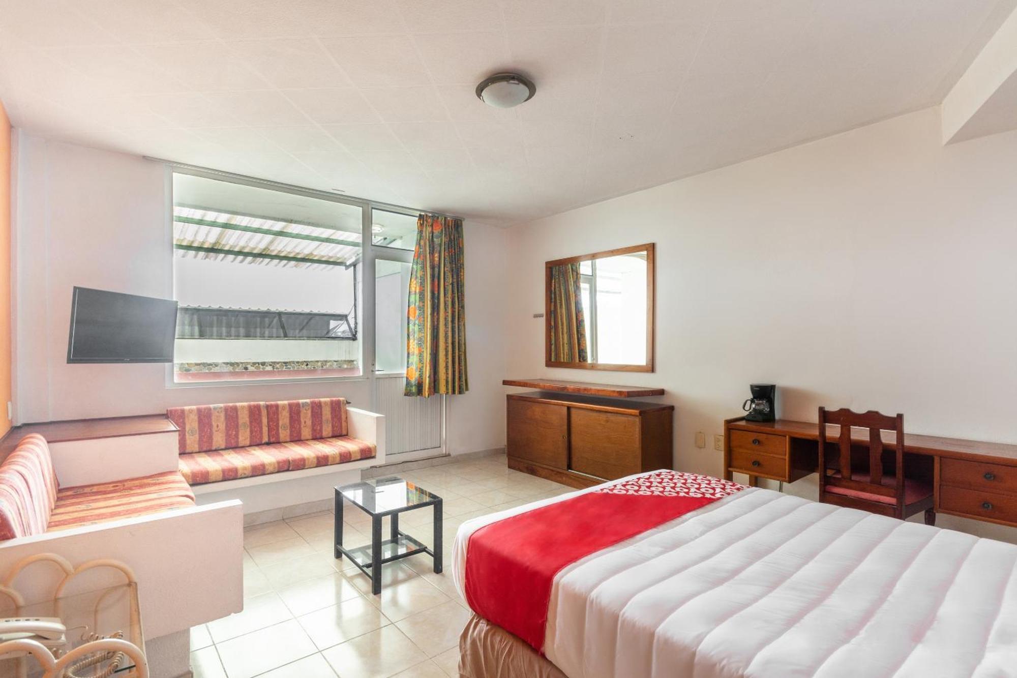 Oyo Hotel Casa Blanca Martinez de la Torre Екстер'єр фото