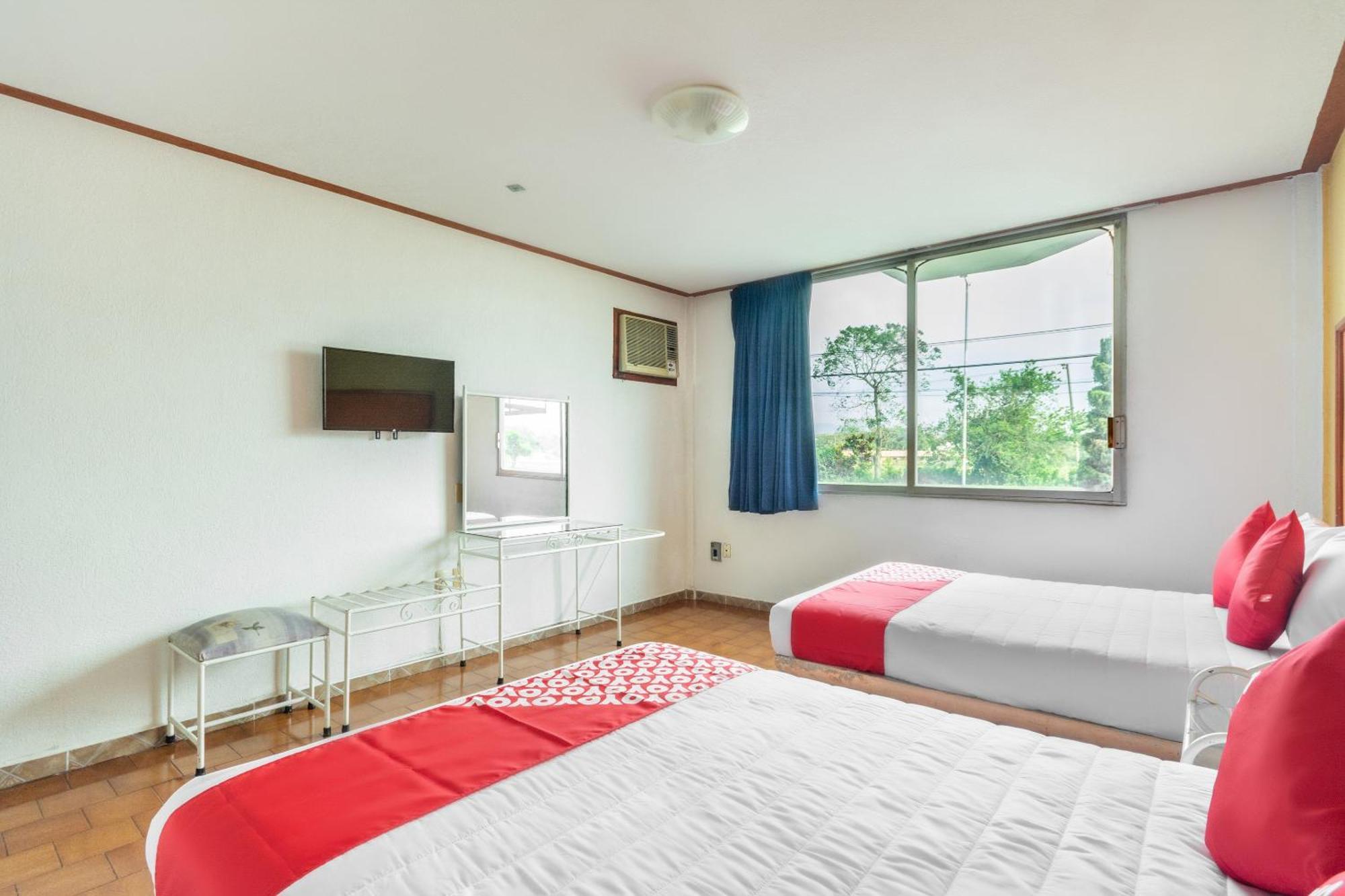 Oyo Hotel Casa Blanca Martinez de la Torre Екстер'єр фото