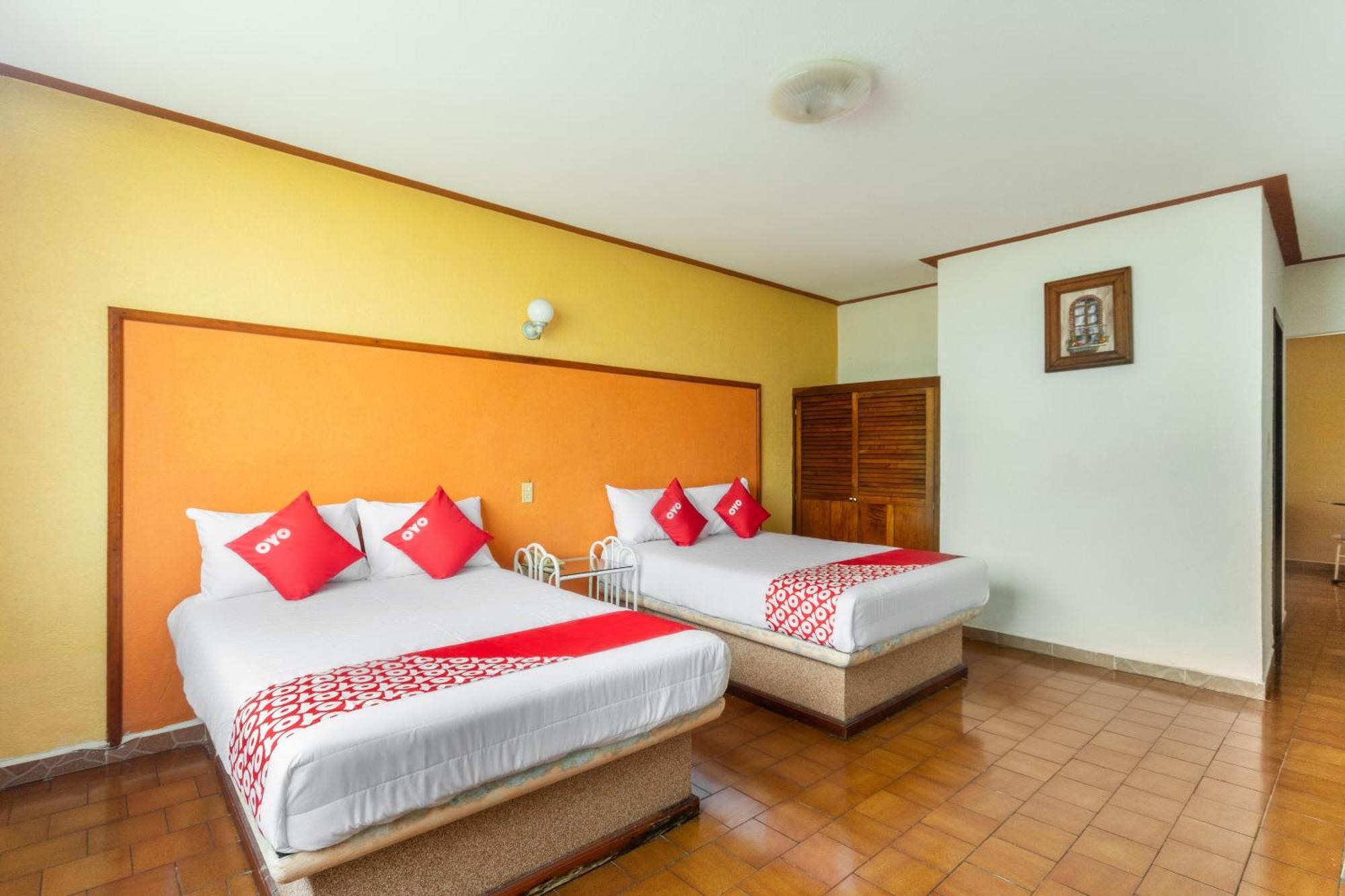 Oyo Hotel Casa Blanca Martinez de la Torre Екстер'єр фото
