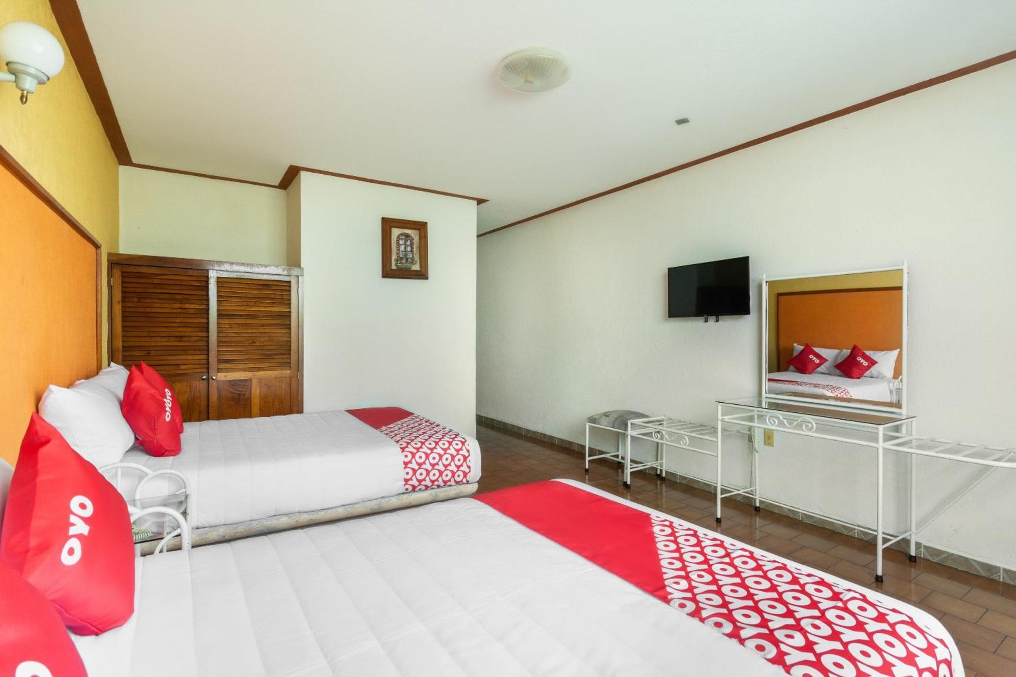 Oyo Hotel Casa Blanca Martinez de la Torre Екстер'єр фото