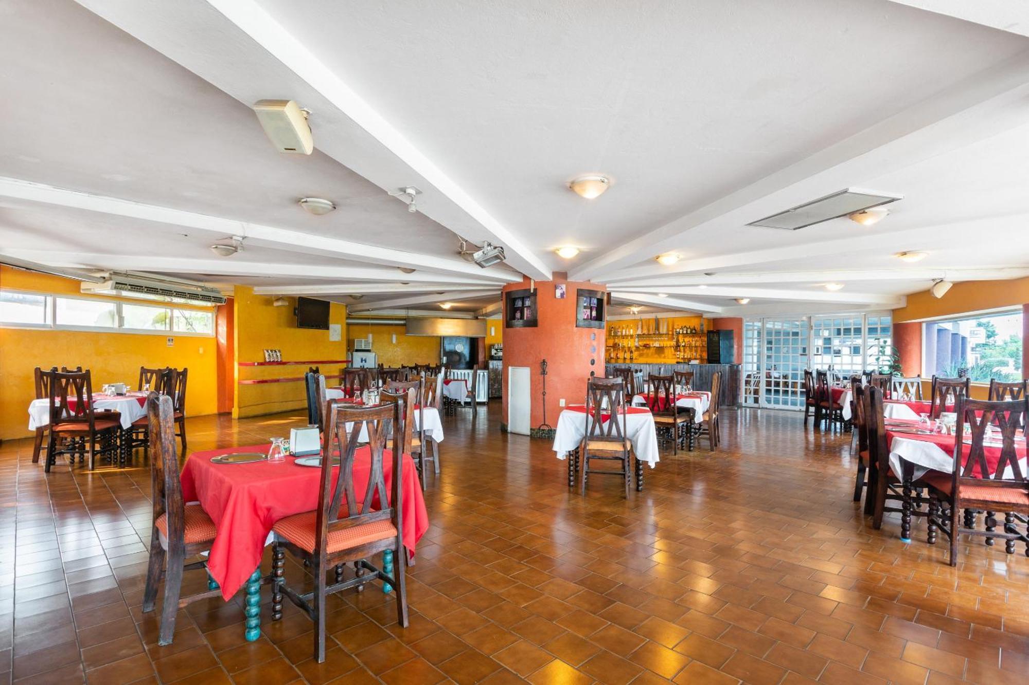 Oyo Hotel Casa Blanca Martinez de la Torre Екстер'єр фото