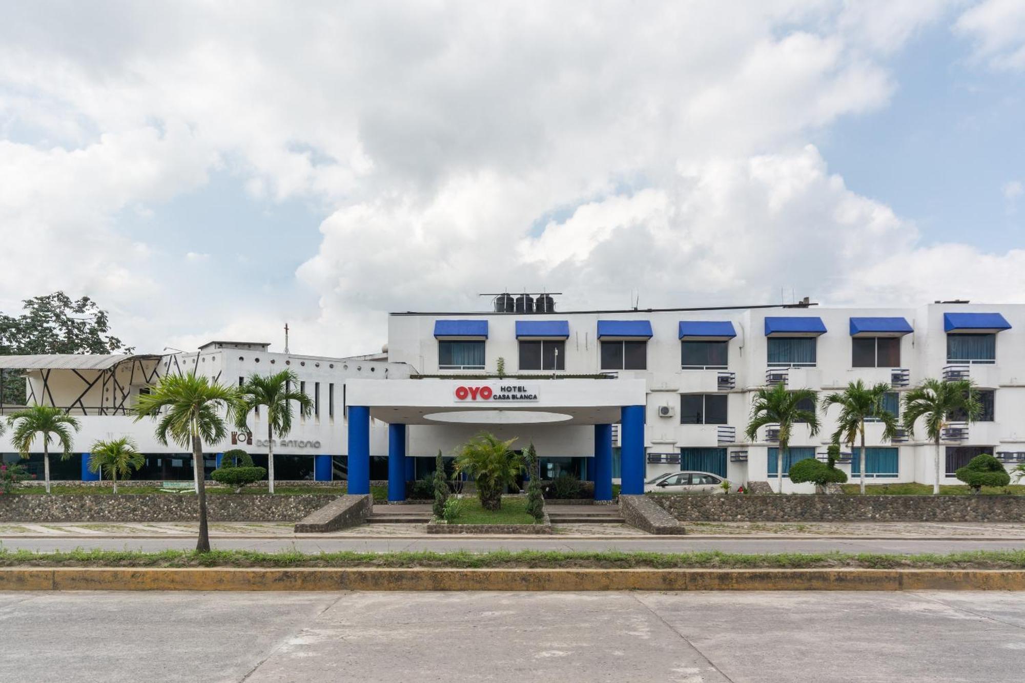 Oyo Hotel Casa Blanca Martinez de la Torre Екстер'єр фото