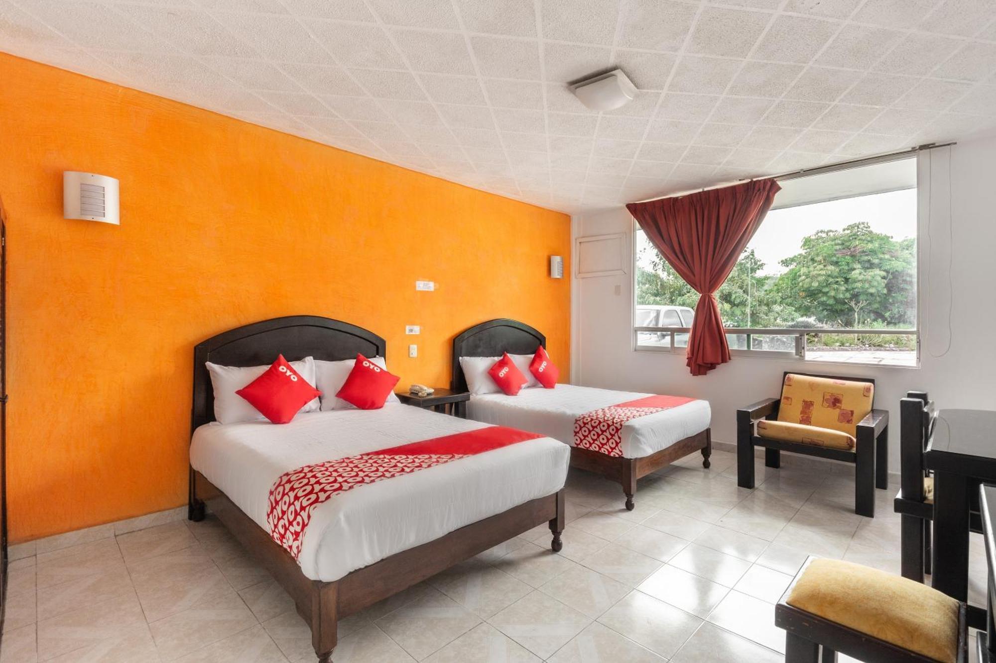Oyo Hotel Casa Blanca Martinez de la Torre Екстер'єр фото