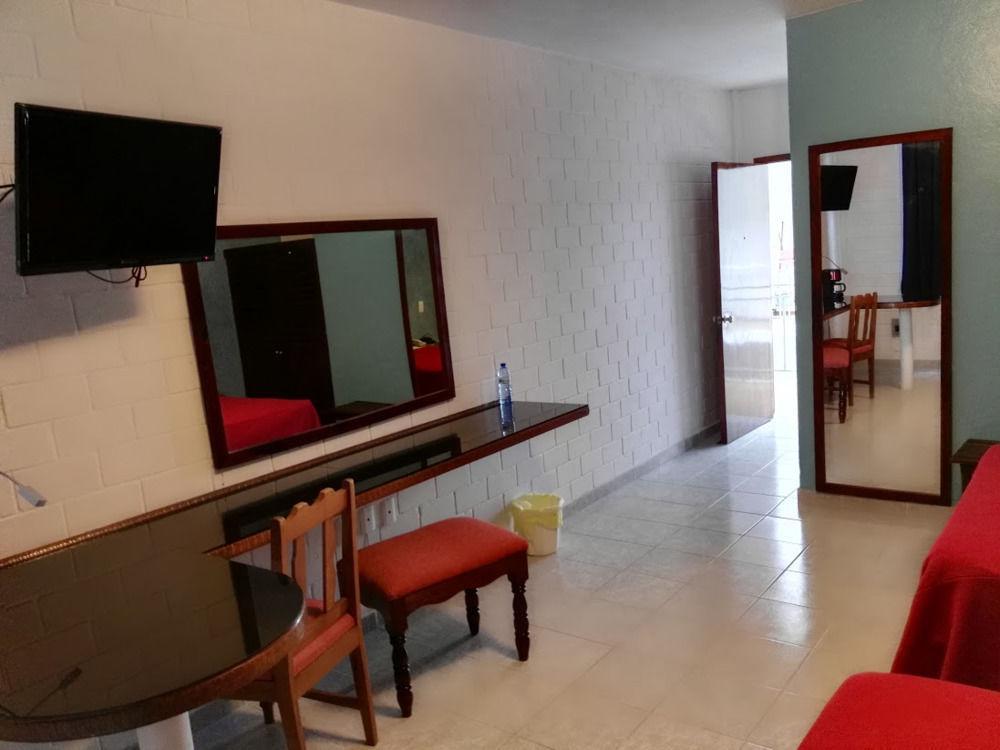 Oyo Hotel Casa Blanca Martinez de la Torre Екстер'єр фото