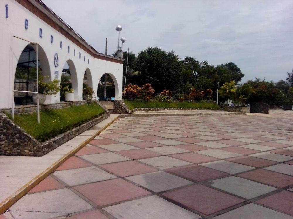Oyo Hotel Casa Blanca Martinez de la Torre Екстер'єр фото